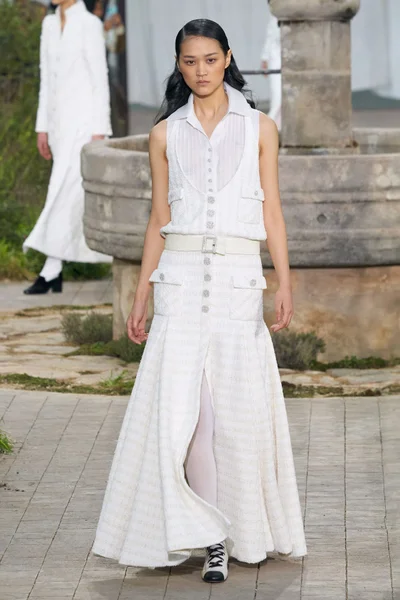 Look 27